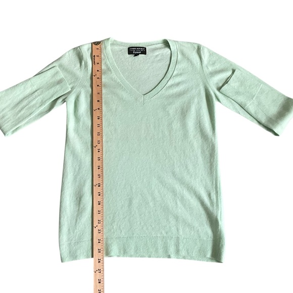 Banana Republic Filpucci Cashmere Blend Semi Fitted V Neck Sweater - Picture 3 of 8